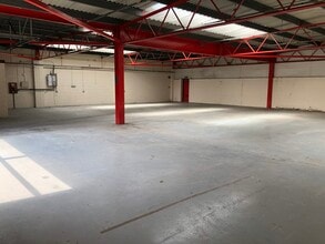 100-116 Tanners Dr, Milton Keynes for lease Interior Photo- Image 2 of 4