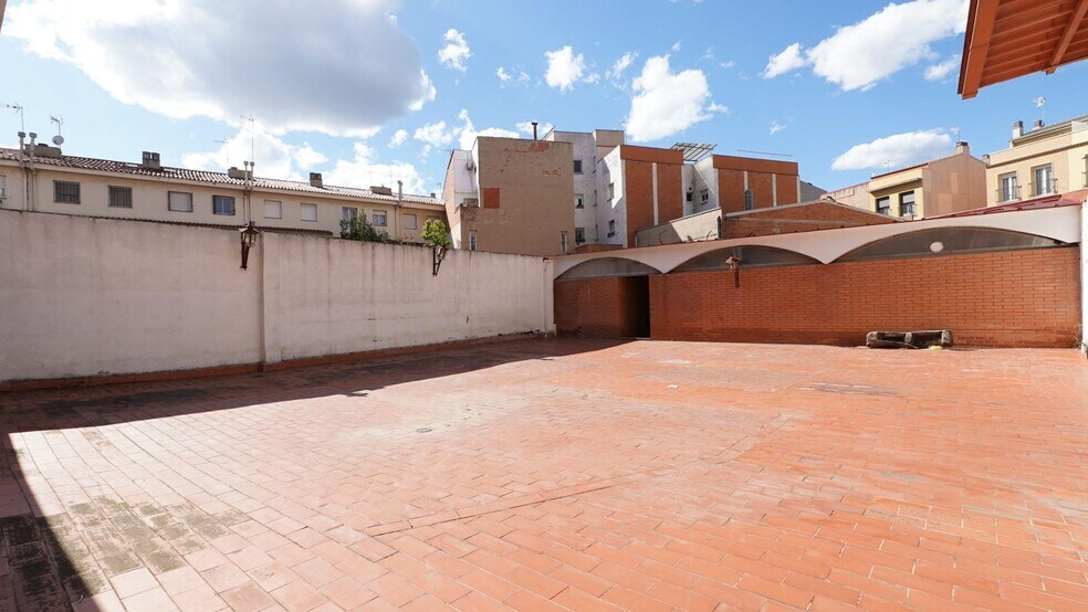 Office/Retail in Barberà del Vallès, Barcelona for lease - Building Photo - Image 3 of 3
