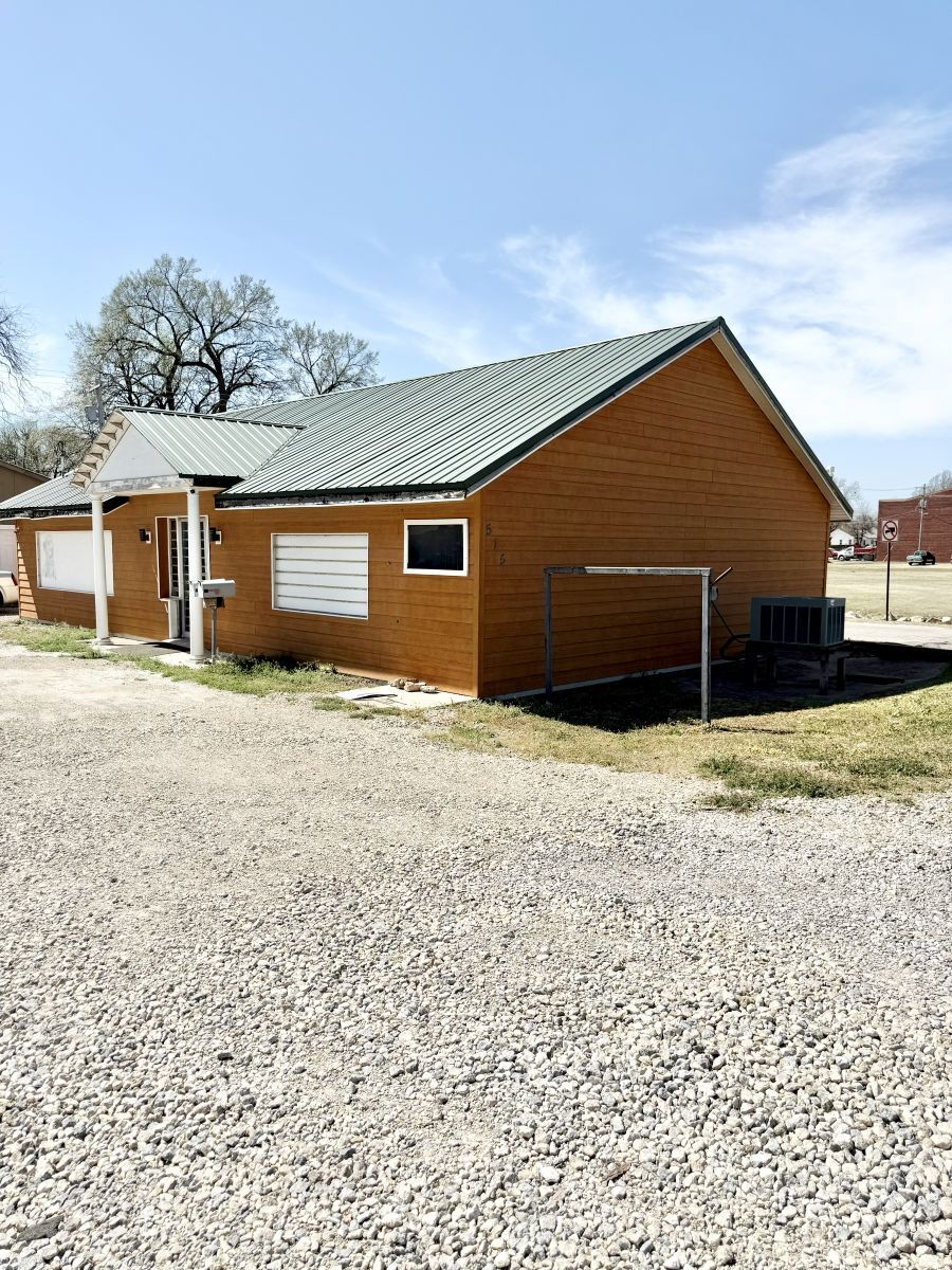 515 W Doolin Ave, Blackwell, OK for sale Primary Photo- Image 1 of 5