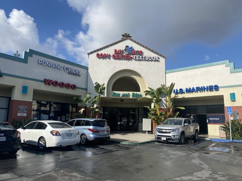 1247-1271 N Grand Ave, Walnut, CA à louer - Photo du bâtiment - Image 2 de 5