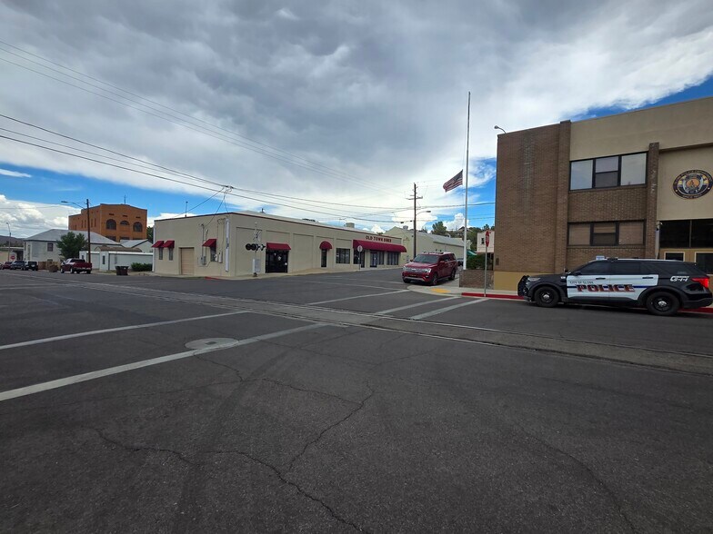 191 W Cedar St, Globe, AZ à louer - Photo du bâtiment - Image 2 de 13