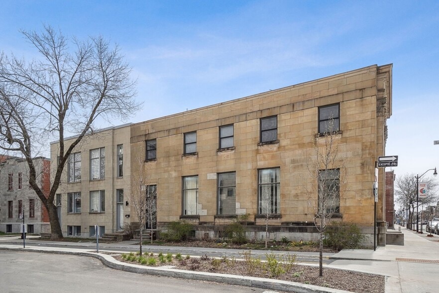 4866 Rue Sainte-Catherine E E, Montréal, QC for sale - Building Photo - Image 3 of 9