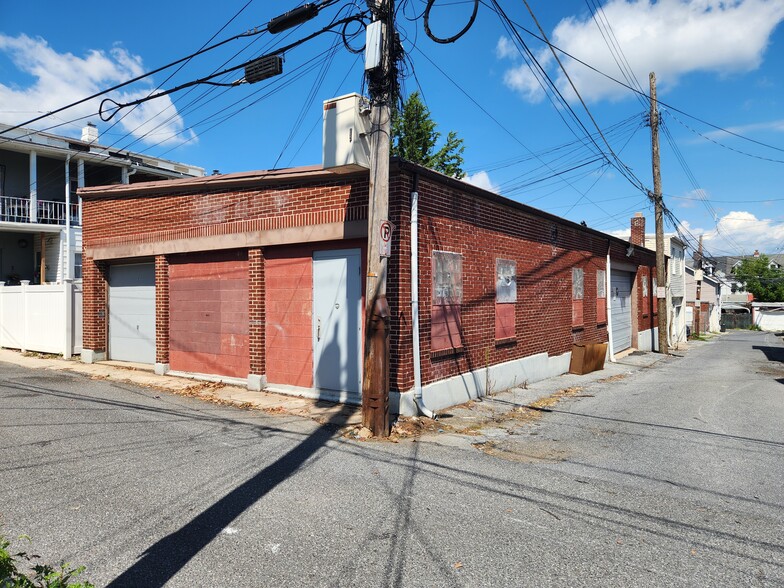 1439 Monroe st, Allentown, PA for sale - Building Photo - Image 1 of 4