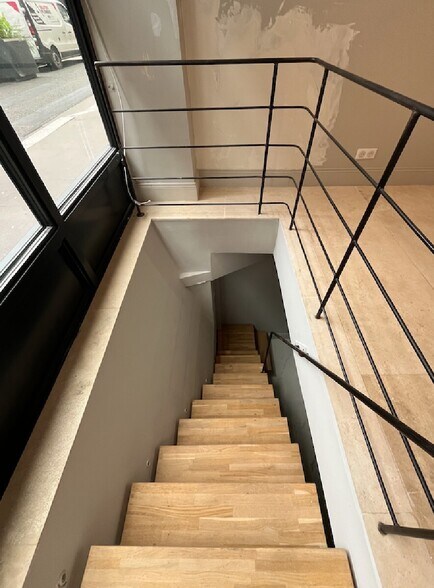 Commerce de détail dans Paris à louer - Photo du bâtiment - Image 2 de 9