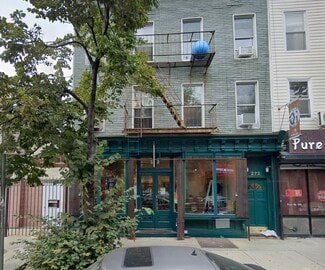 Plus de détails pour 272 Driggs Ave, Brooklyn, NY - Commerce de détail à louer