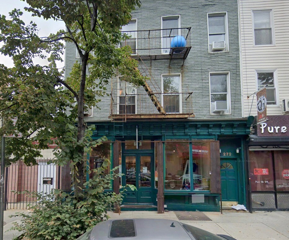 272 Driggs Ave, Brooklyn, NY à louer Photo du bâtiment- Image 1 de 7