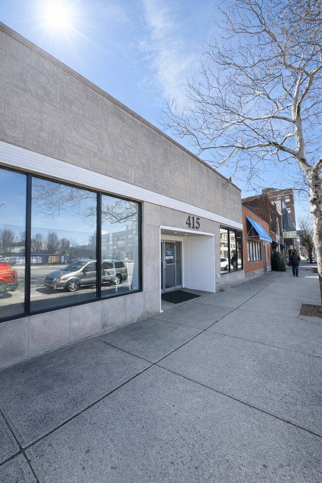 Plus de détails pour 415 E Broad St, Columbus, OH - Bureau/Commerce de détail à louer