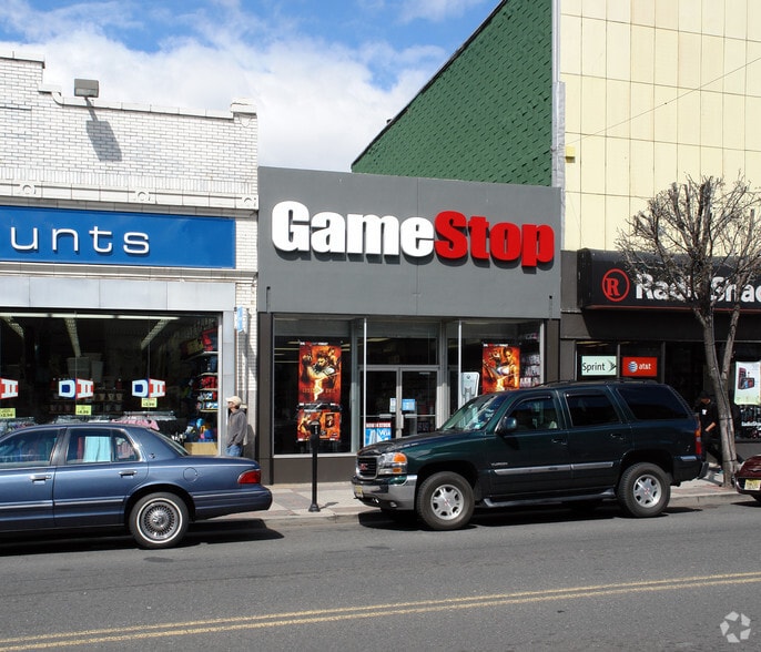 487 Broadway, Bayonne, NJ for lease - Primary Photo - Image 1 of 2