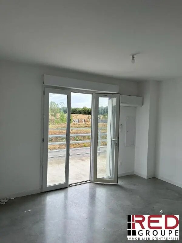 Office in Châteauneuf-le-Rouge for lease Building Photo- Image 1 of 6