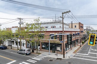 More details for 1-3 Main St 2-4 4th Ave, Bay Shore, NY - Multifamily for Sale