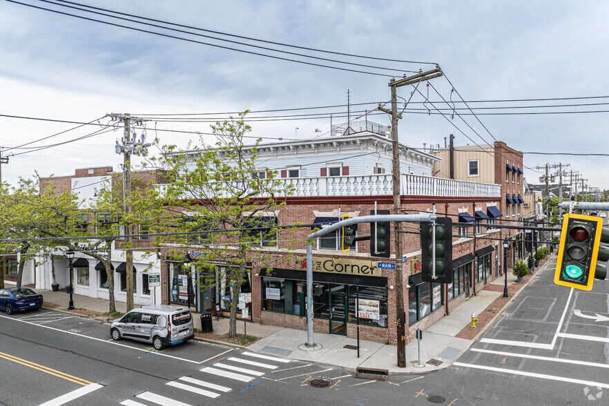 1-3 Main St 2-4 4th Ave, Bay Shore, NY à vendre - Photo du bâtiment - Image 1 de 27