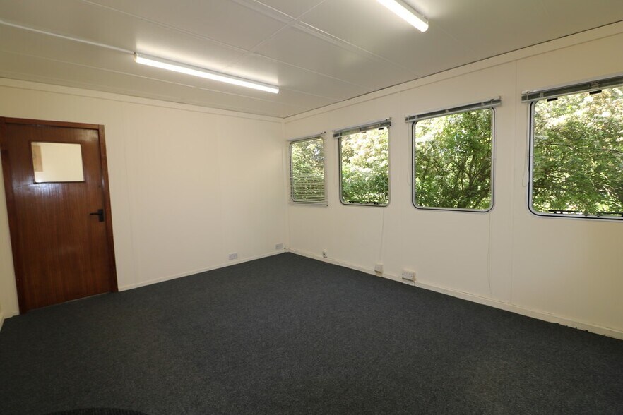 Unit 24 Old Maltings Industrial Estate, Wickford for lease - Interior Photo - Image 2 of 4