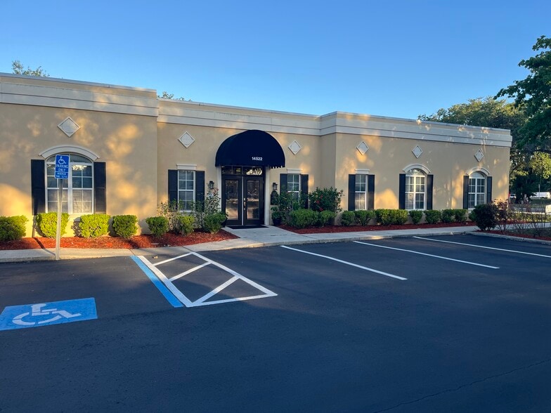 14522 University Point Pl, Tampa, FL for lease - Building Photo - Image 2 of 11