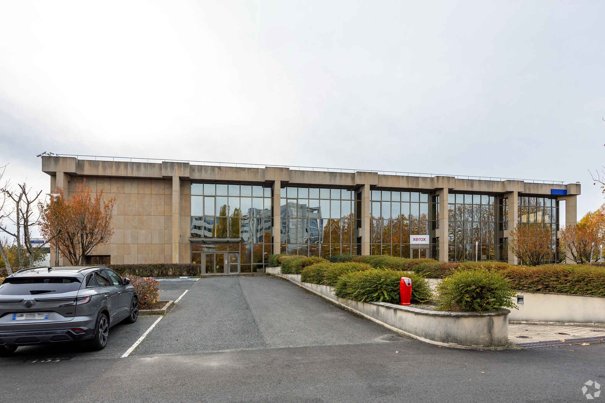45 Rue Des 3 Soeurs Batiment Renan, Villepinte for lease Primary Photo- Image 1 of 13
