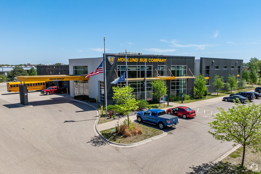 9545 Penn Ave S, Bloomington, MN for lease - Building Photo - Image 3 of 18