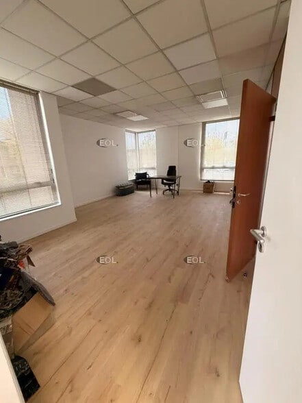 Flex in Massy for lease - Interior Photo - Image 2 of 6