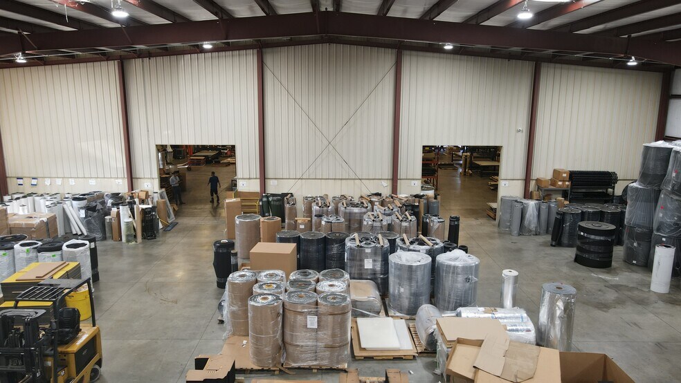 1936 Lone Star Rd, Mansfield, TX for lease - Interior Photo - Image 2 of 9