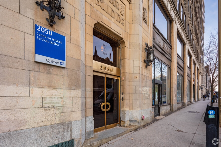 2050 Rue de Bleury, Montréal, QC à louer - Photo du bâtiment - Image 3 de 8