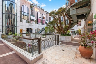 413-445 N Rodeo Dr, Beverly Hills, CA à louer Photo intérieure- Image 1 de 21