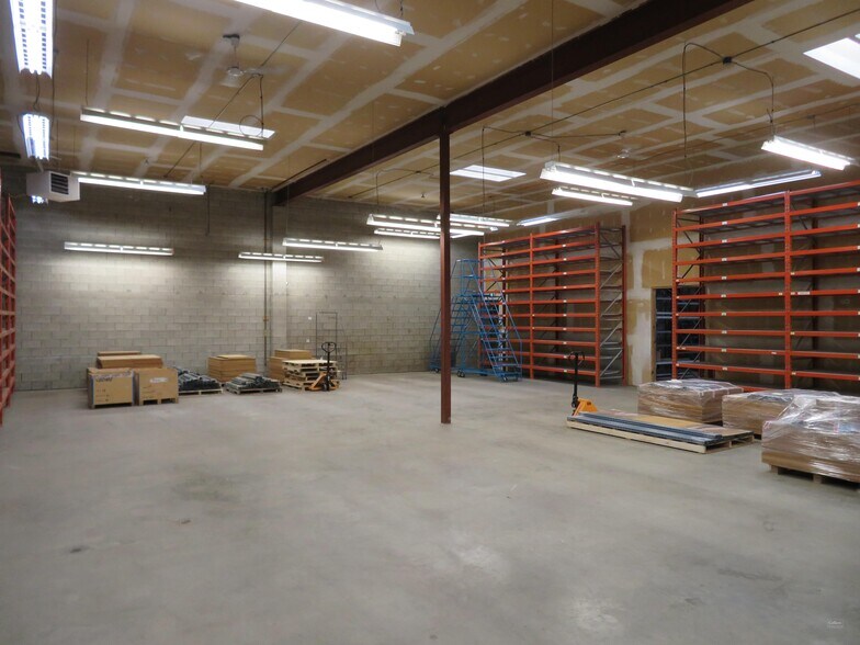 511 David St, Victoria, BC à louer - Photo du bâtiment - Image 3 de 6