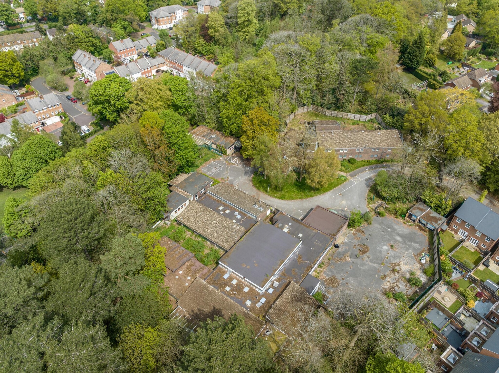 Portesbery Rd, Camberley à vendre Photo principale- Image 1 de 7