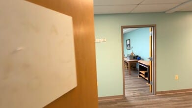 10515-10535 Crestwood Dr, Manassas, VA à louer - Vidéo sur l’inscription commerciale 