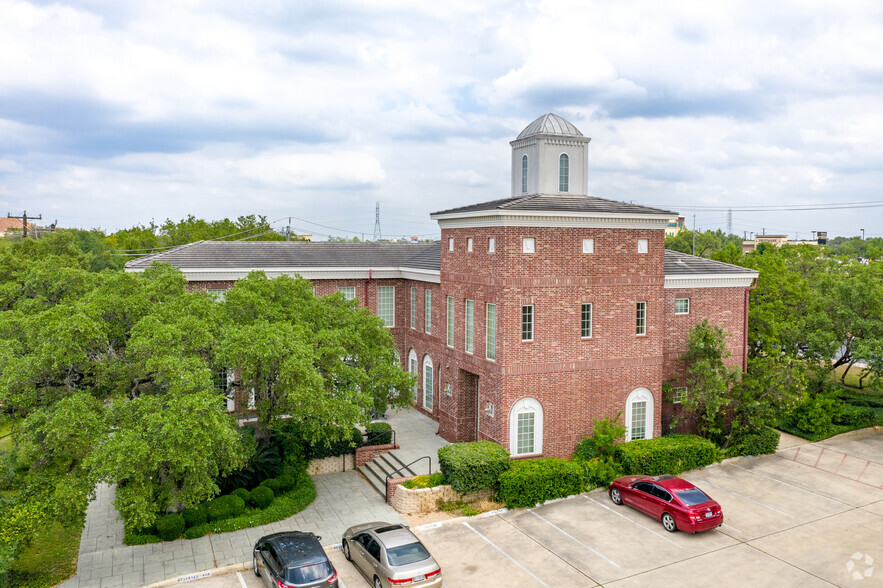 2611 N Loop 1604 W, San Antonio, TX à vendre - Photo du bâtiment - Image 1 de 1