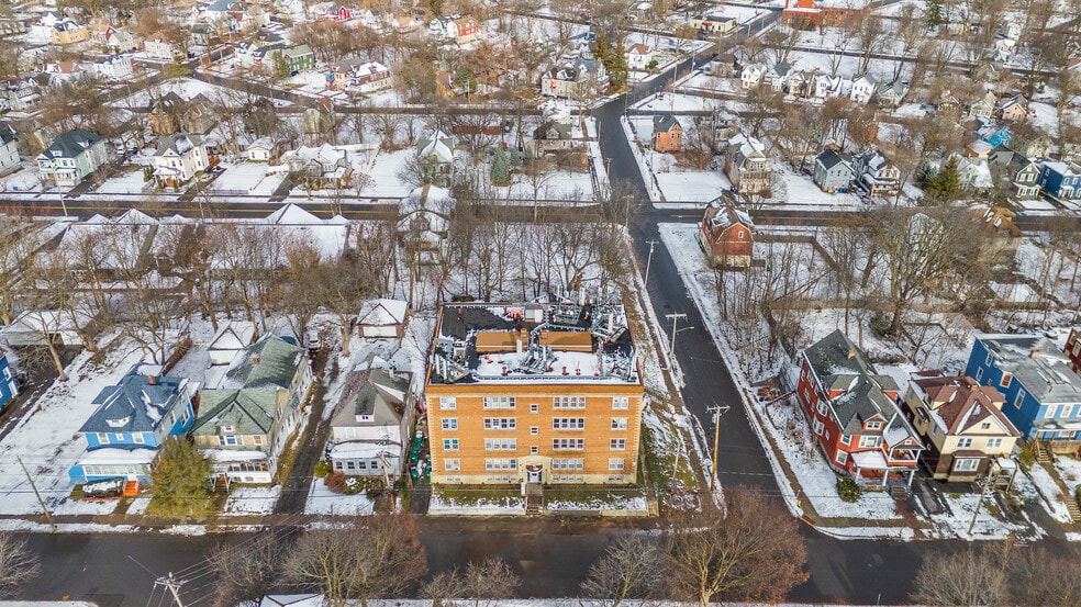 1000 Bellevue Ave, Syracuse, NY à vendre - Photo du bâtiment - Image 1 de 34