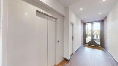 Boulevard De La Paix, Saint-Germain-en-Laye for lease Interior Photo- Image 2 of 4