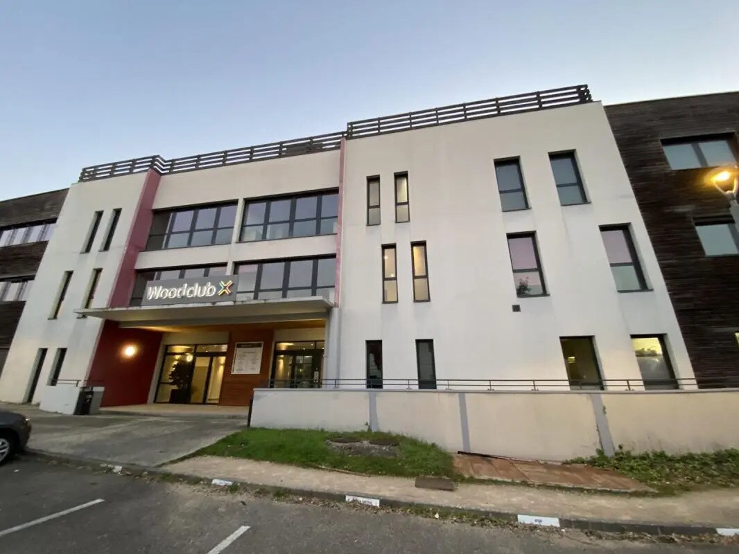 Office in Saint-Priest for lease Building Photo- Image 1 of 6