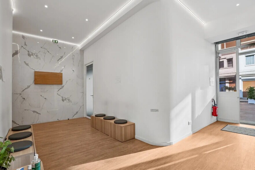 Bureau dans Paris à vendre - Hall d’entrée - Image 2 de 9