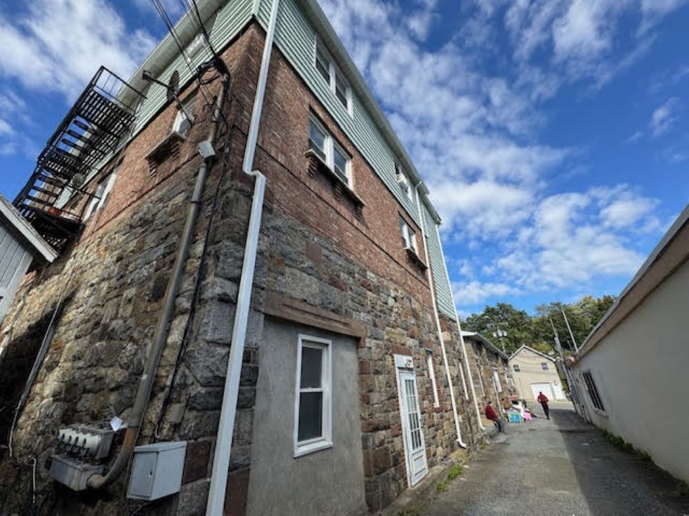 13 Mountain Ave, Highland Falls, NY à vendre Photo principale- Image 1 de 16