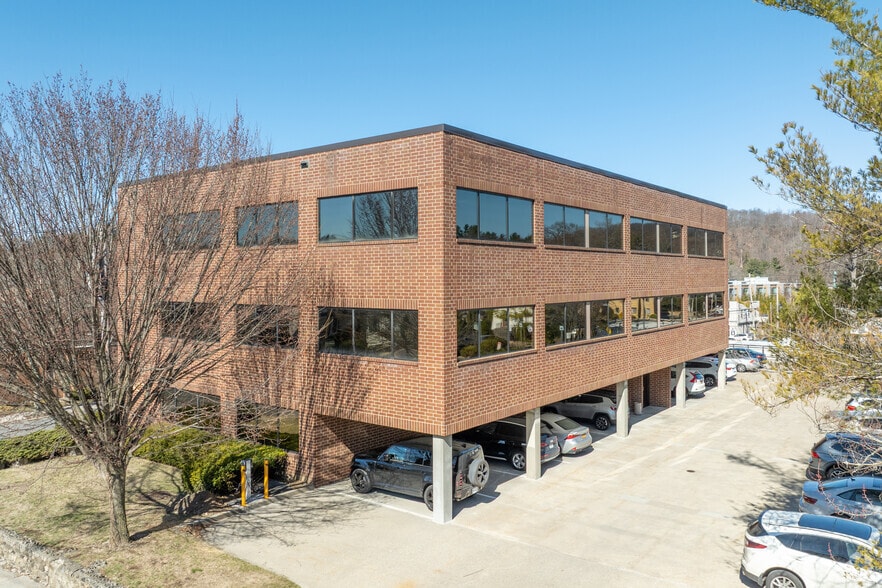 427 Bedford Rd, Pleasantville, NY for lease - Building Photo - Image 1 of 9