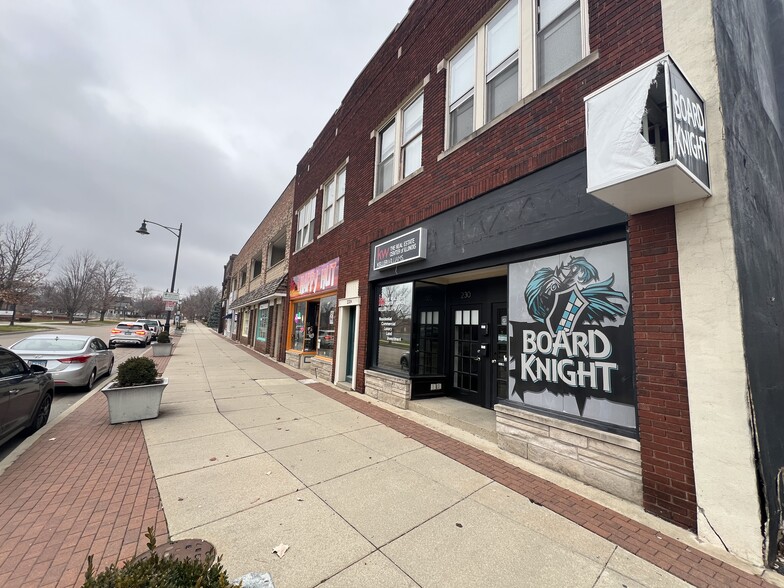 228-248 W Main St, Decatur, IL for lease - Building Photo - Image 1 of 2