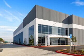 Plus de détails pour 701 E Ball Rd, Anaheim, CA - Industriel à vendre