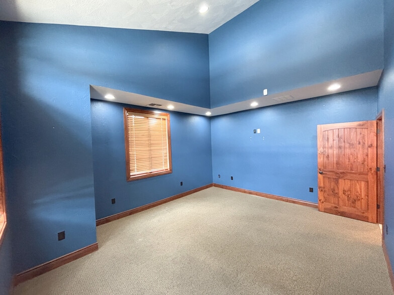 2627 W Republic Rd, Springfield, MO for lease - Building Photo - Image 3 of 13