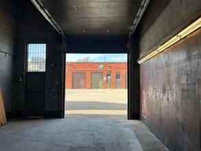 4000 Steeles Ave W, Vaughan, ON à louer Photo intérieure- Image 2 de 8