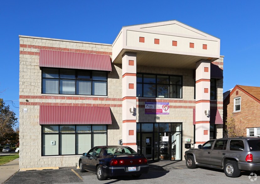 2424 Grand Ave, Waukegan, IL à louer - Photo du bâtiment - Image 2 de 4