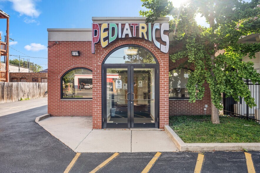 6021 S Kedzie Ave, Chicago, IL à vendre - Photo du bâtiment - Image 2 de 24