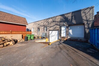235 Rue Notre-Dame, La Prairie, QC for lease Building Photo- Image 2 of 2