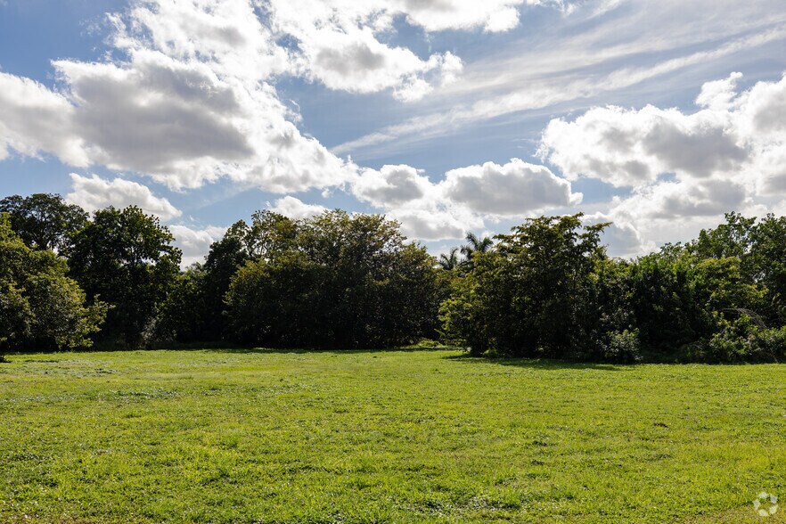 SW 57 St, Davie, FL à vendre - Photo principale - Image 1 de 6