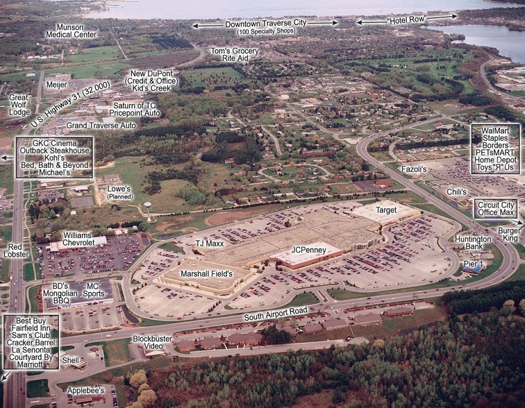 3200 S Airport Rd W, Traverse City, MI à louer - Aérien - Image 2 de 5