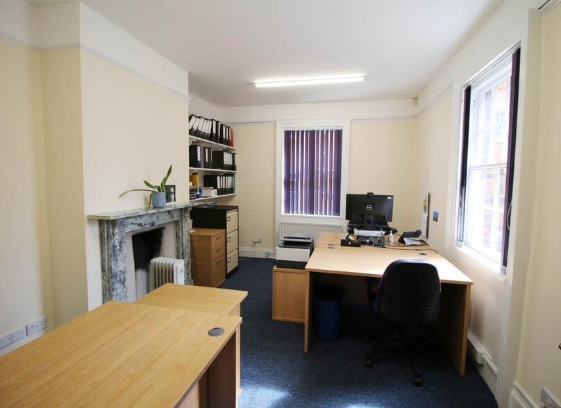 18 Newbury St, Wantage for sale - Interior Photo - Image 3 of 12