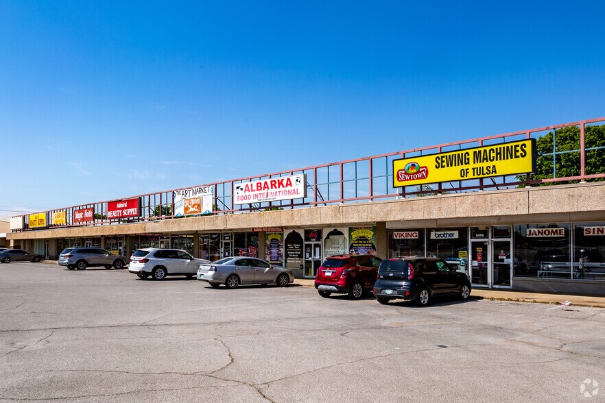 4902-5046 S Sheridan Rd, Tulsa, OK à louer - Photo du bâtiment - Image 2 de 10