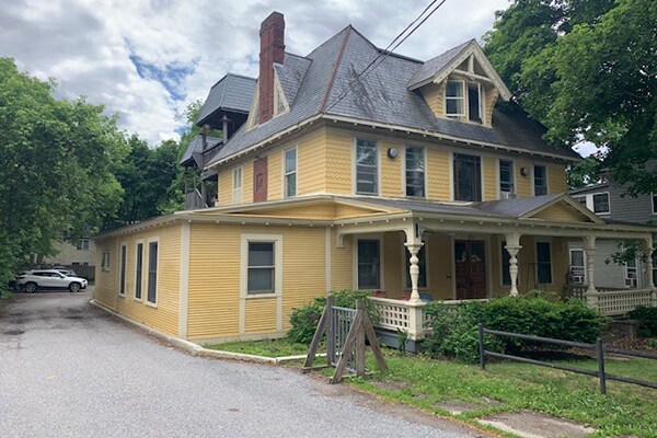 231 Maple St, Burlington, VT for lease Primary Photo- Image 1 of 14