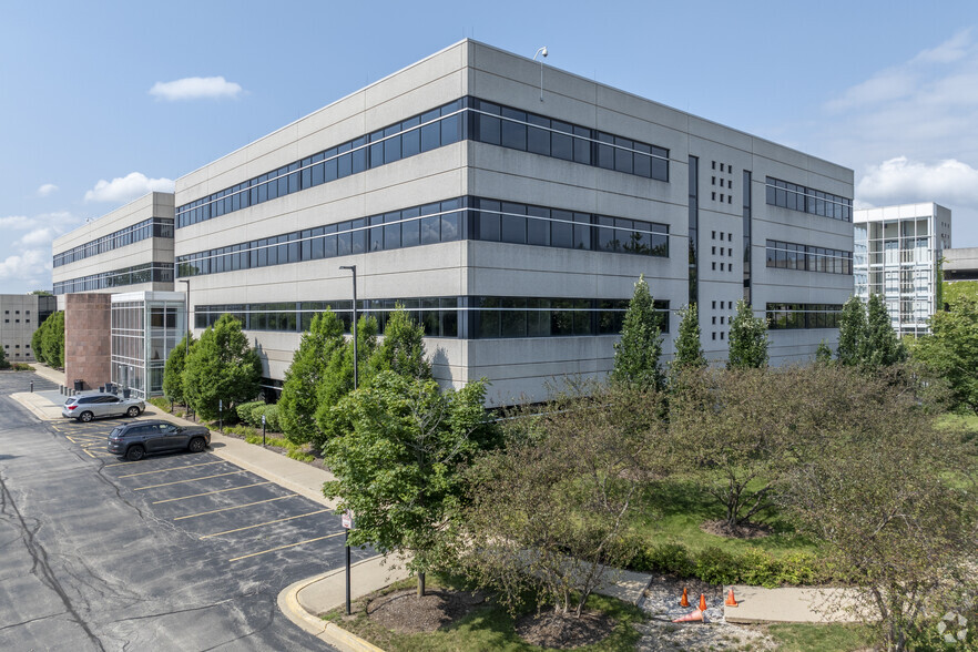 955 American Ln, Schaumburg, IL for lease - Building Photo - Image 1 of 21