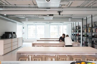 22-23 Little Portland St, Londres à louer Photo du bâtiment- Image 1 de 12