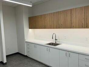 15060 Ventura Blvd, Sherman Oaks, CA for lease Interior Photo- Image 1 of 3