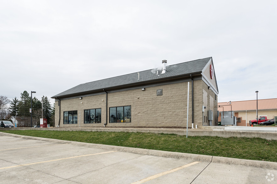 81 E Aurora Rd, Northfield, OH for lease - Building Photo - Image 2 of 3