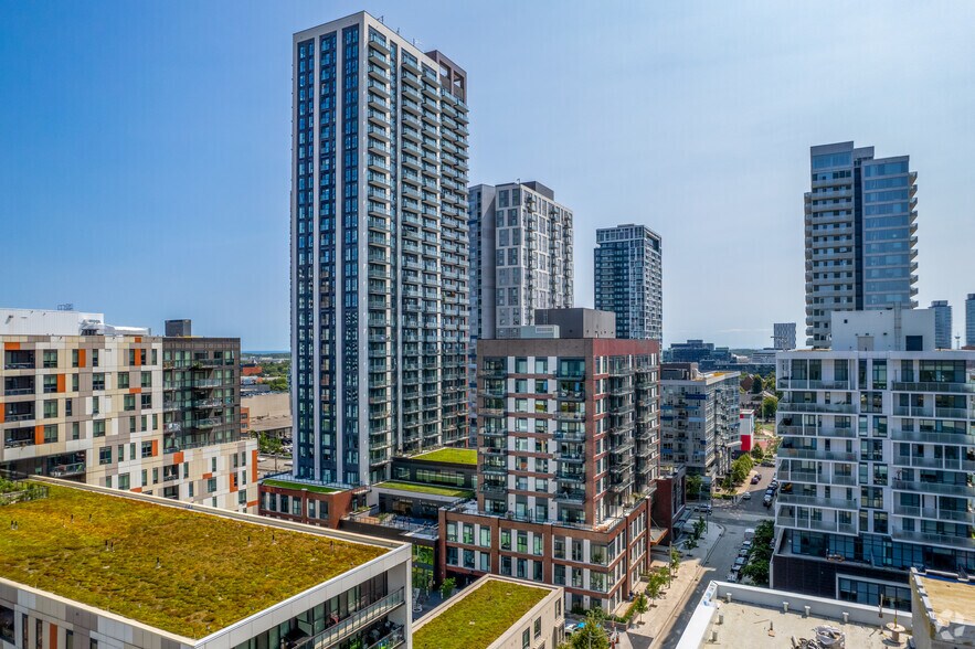 674 Dundas St E, Toronto, ON à louer - Photo du bâtiment - Image 2 de 4